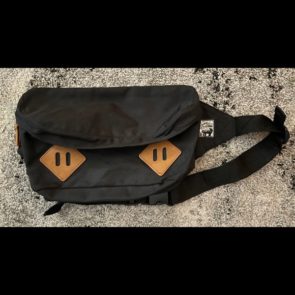 Mossimo Supply Co. Other - Mossimo saddle bag Fanny pack